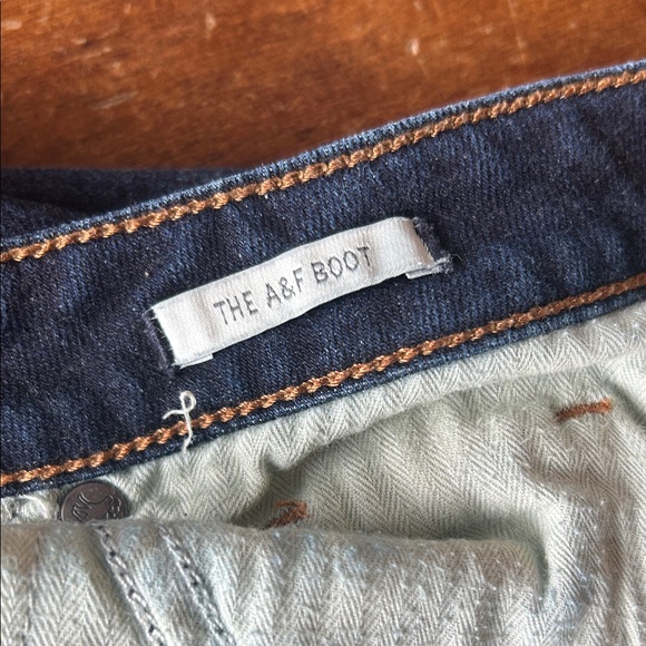Abercrombie & Fitch Women's Low/Midrise bootcut jeans - Picture 6 of 6